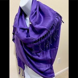 Pashmina shawl neck & shoulder wrap in deep purple with knotted fringe endings.